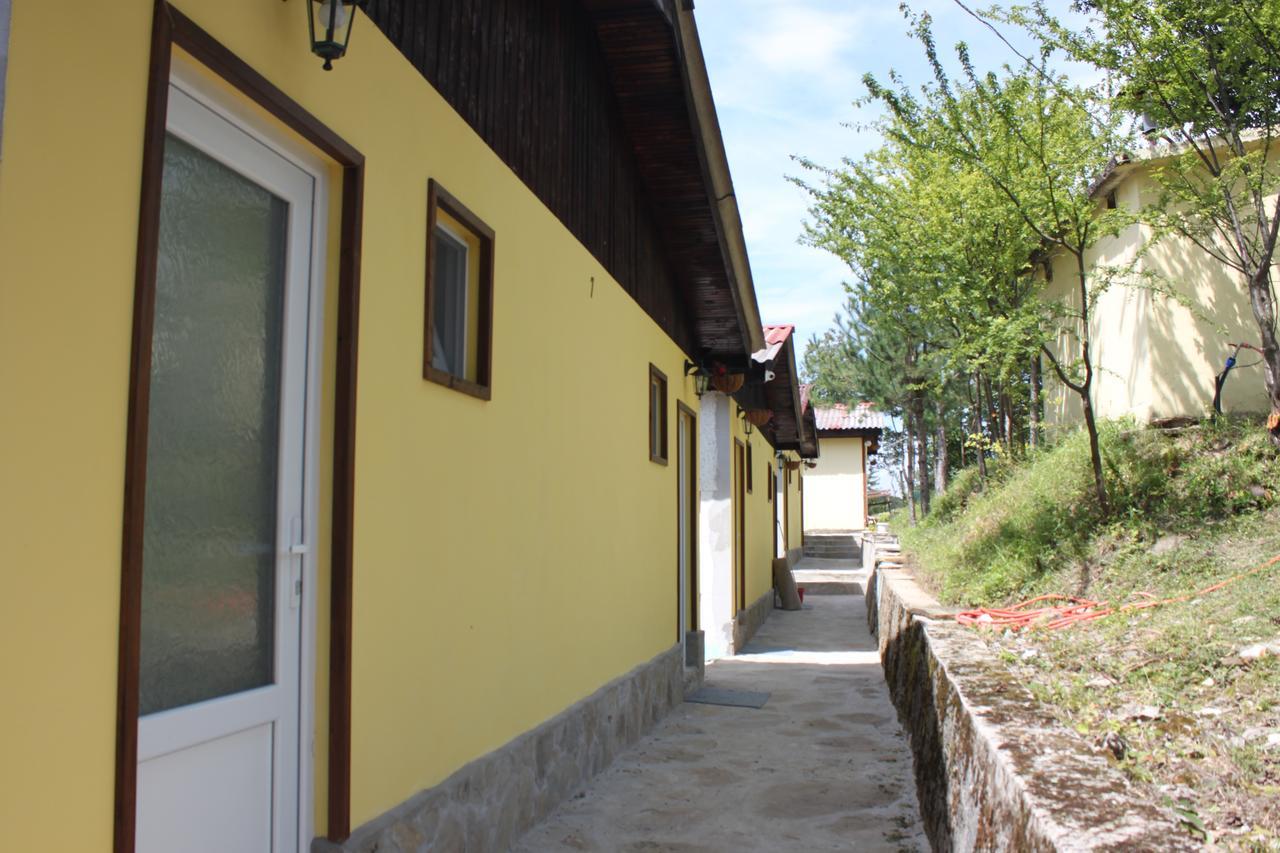 Daskalov Bungalows Chervena Lokva Exterior photo